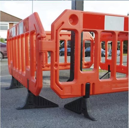 A guide to crowd control barriers